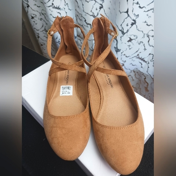 Flats - Picture 2 of 4